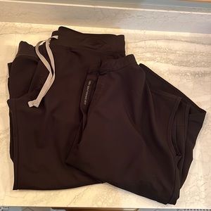 Figs! Black Medium Rafaela top, Large petite Zamora pants.